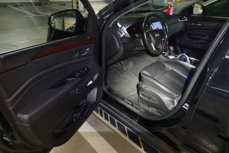 Used Cadillac SRX 2015 3.0L Elite Model Driver Seat