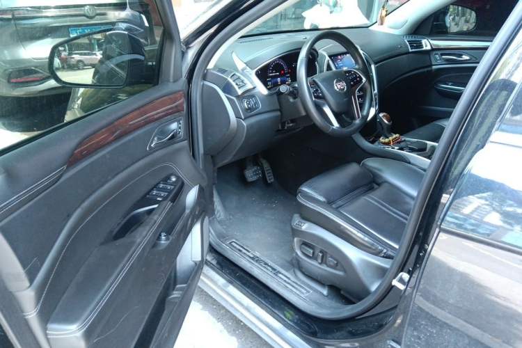 Used Cadillac SRX 2015 3.0L Elite Model Driver Seat