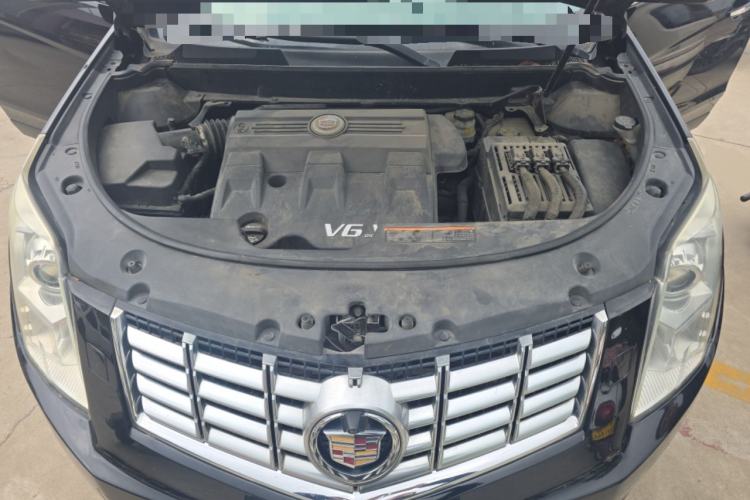 Used Cadillac SRX 2015 3.0L Comfort Version Engine Bay