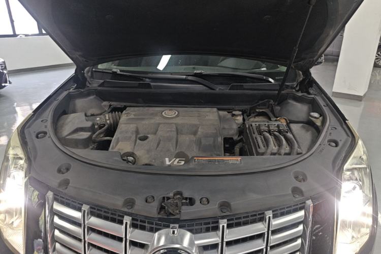 Used Cadillac SRX 2015 3.0L Elite Model Engine Bay