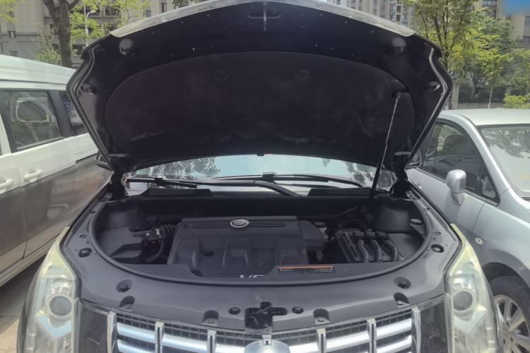 Used Cadillac SRX 2015 3.0L Comfort Version Engine Bay