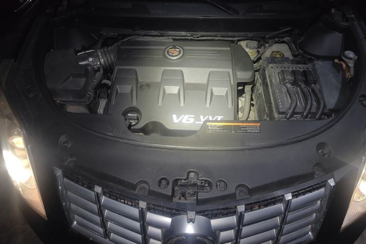 Used Cadillac SRX 2015 3.0L Comfort Version Engine Bay
