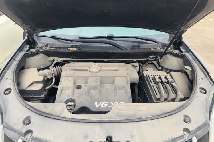 Used Cadillac SRX 2015 3.0L Comfort Version Engine Bay