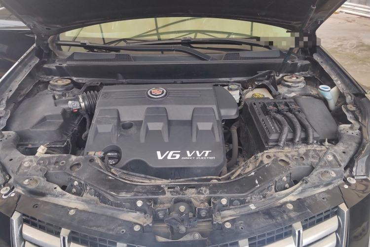 Used Cadillac SRX 2015 3.0L Comfort Version Engine Bay