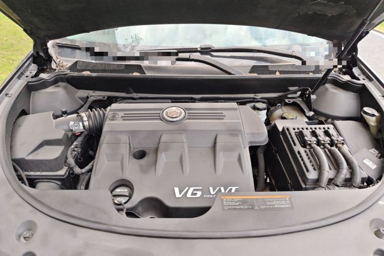 Used Cadillac SRX 2015 3.0L Comfort Version Engine Bay