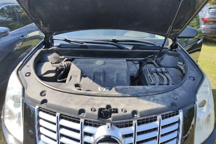 Used Cadillac SRX 2015 3.0L Elite Model Engine Bay