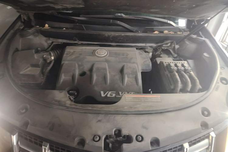 Used Cadillac SRX 2015 3.0L Elite Model Engine Bay