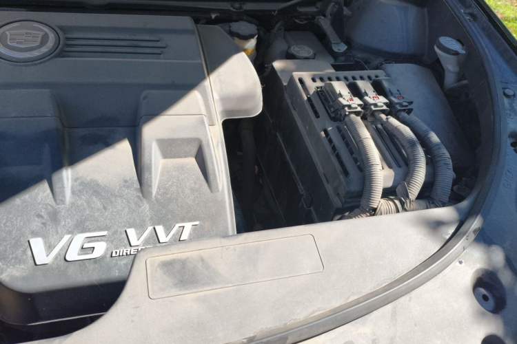 Used Cadillac SRX 2015 3.0L Elite Model Engine Bay Left