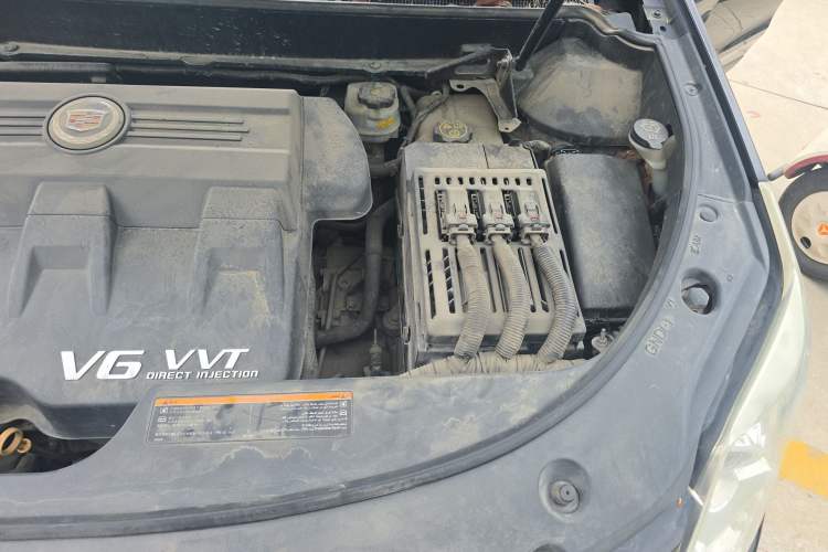 Used Cadillac SRX 2015 3.0L Comfort Version Engine Bay Left