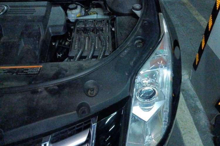 Used Cadillac SRX 2015 3.0L Elite Model Engine Bay Left