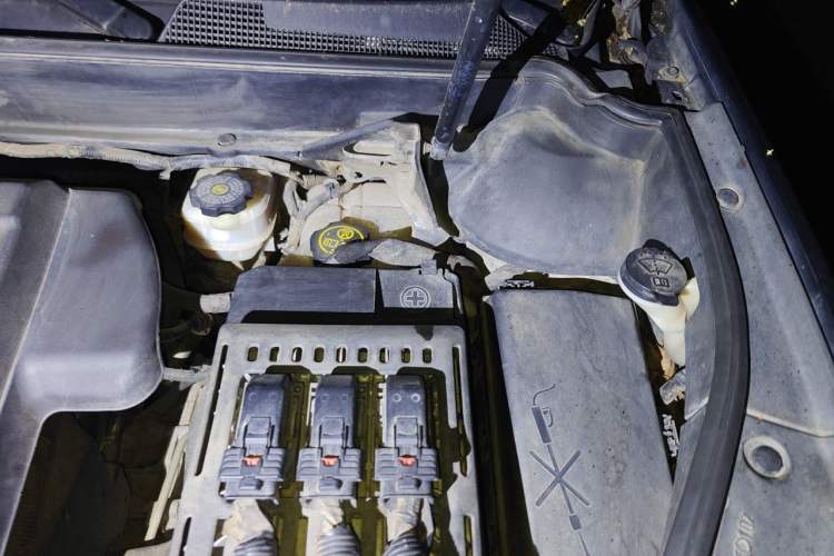 Used Cadillac SRX 2015 3.0L Elite Model Engine Bay Left