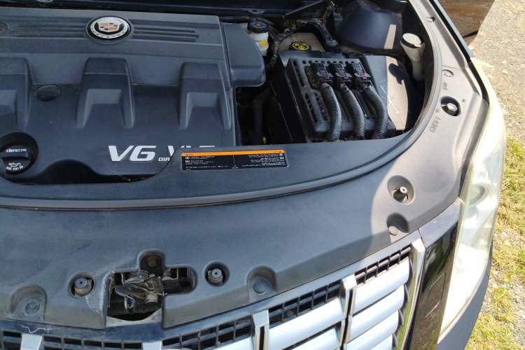 Used Cadillac SRX 2015 3.0L Elite Model Engine Bay Left