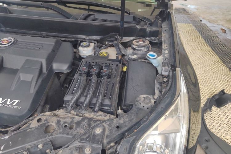 Used Cadillac SRX 2015 3.0L Comfort Version Engine Bay Left