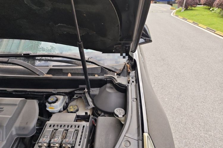Used Cadillac SRX 2015 3.0L Comfort Version Engine Bay Left