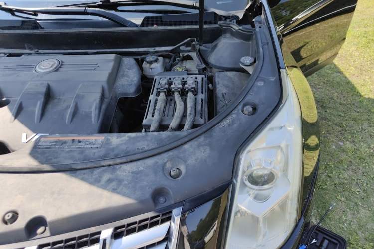 Used Cadillac SRX 2015 3.0L Elite Model Engine Bay Left