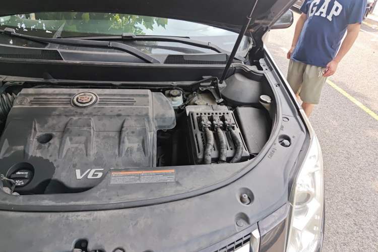 Used Cadillac SRX 2015 3.0L Comfort Version Engine Bay Left