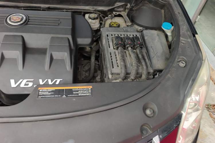 Used Cadillac SRX 2015 3.0L Elite Model Engine Bay Left