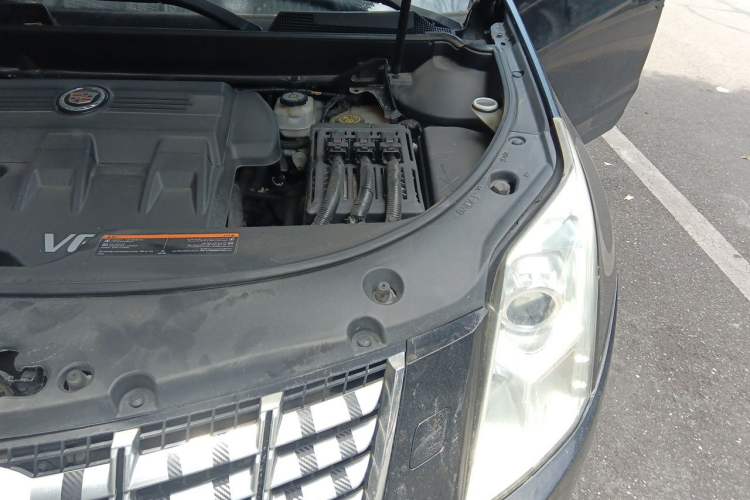 Used Cadillac SRX 2015 3.0L Elite Model Engine Bay Left