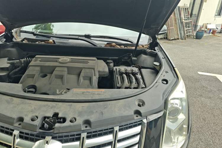 Used Cadillac SRX 2015 3.0L Elite Model Engine Bay Left