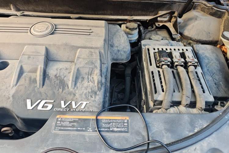Used Cadillac SRX 2015 3.0L Comfort Version Engine Bay Left