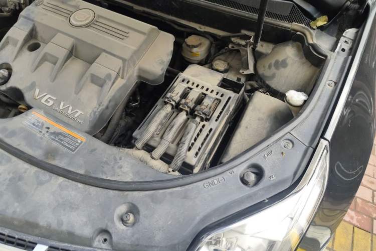 Used Cadillac SRX 2015 3.0L Comfort Version Engine Bay Left