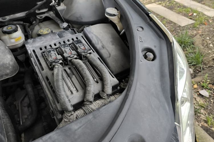 Used Cadillac SRX 2015 3.0L Elite Model Engine Bay Left