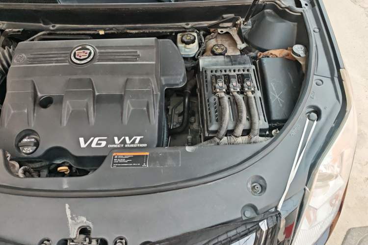 Used Cadillac SRX 2015 3.0L Elite Model Engine Bay Left