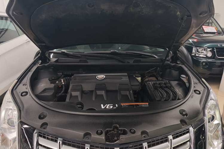 Used Cadillac SRX 2015 3.0L Comfort Version Engine Bay
