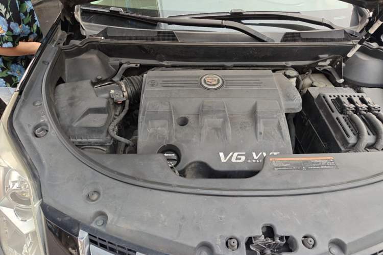 Used Cadillac SRX 2015 3.0L Luxury Model Engine Bay Right