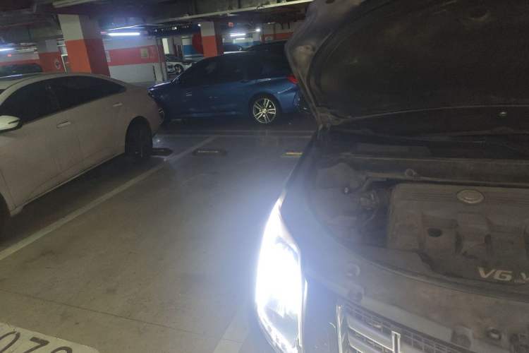 Used Cadillac SRX 2015 3.0L Comfort Version Engine Bay Right