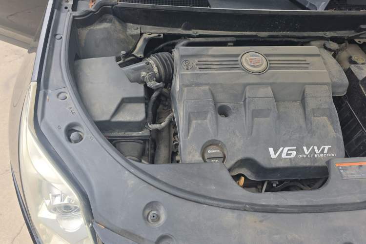 Used Cadillac SRX 2015 3.0L Comfort Version Engine Bay Right