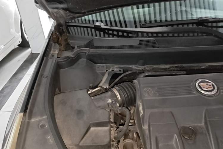Used Cadillac SRX 2015 3.0L Elite Model Engine Bay Right