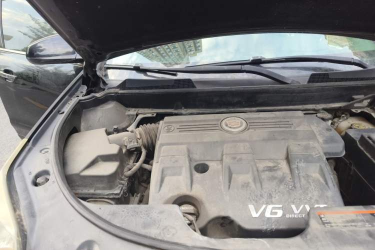 Used Cadillac SRX 2015 3.0L Elite Model Engine Bay Right