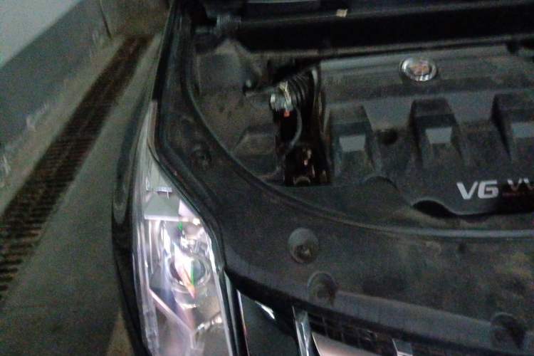 Used Cadillac SRX 2015 3.0L Elite Model Engine Bay Right