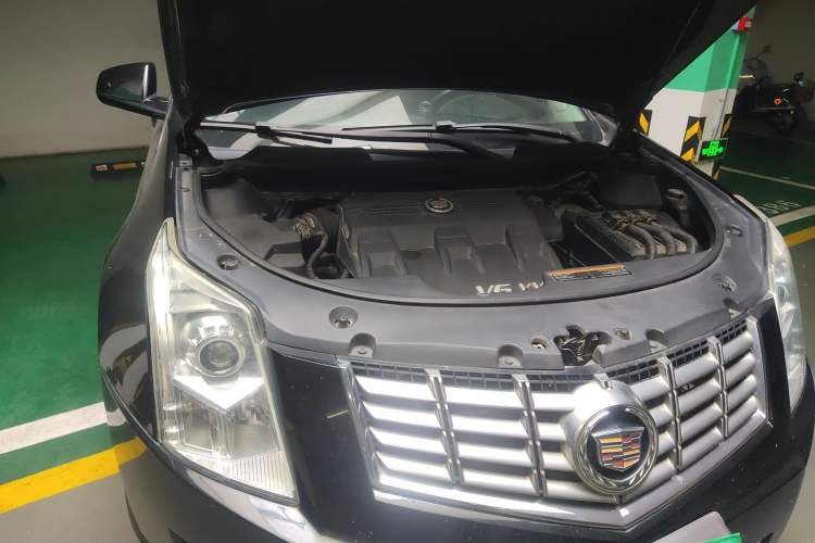 Used Cadillac SRX 2015 3.0L Elite Model Engine Bay Right