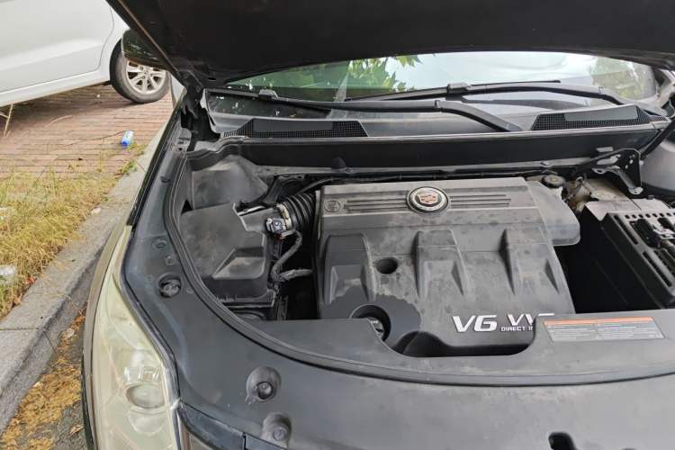 Used Cadillac SRX 2015 3.0L Comfort Version Engine Bay Right