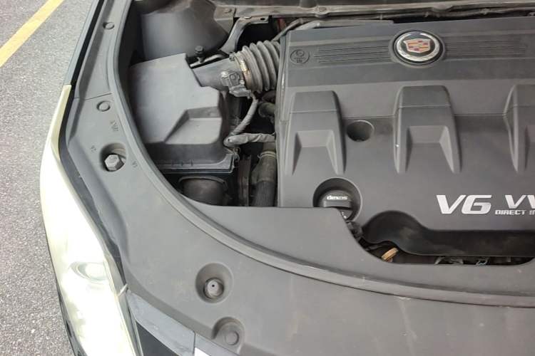 Used Cadillac SRX 2015 3.0L Elite Model Engine Bay Right