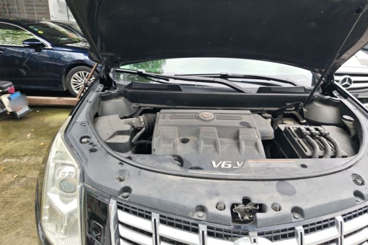 Used Cadillac SRX 2015 3.0L Elite Model Engine Bay Right