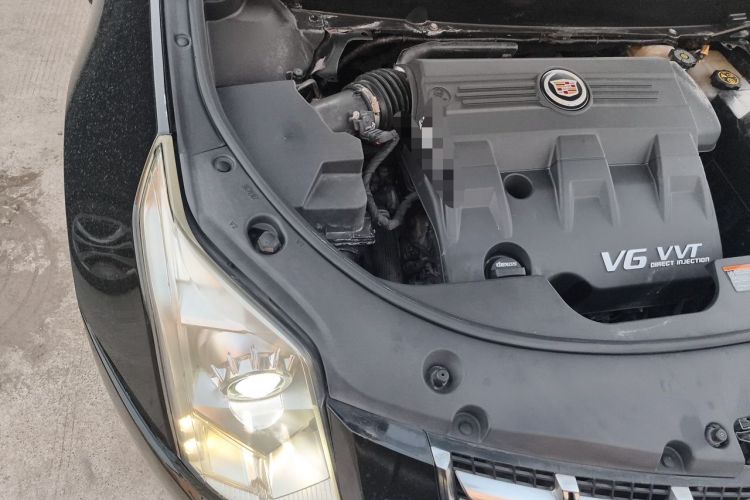 Used Cadillac SRX 2015 3.0L Elite Model Engine Bay Right