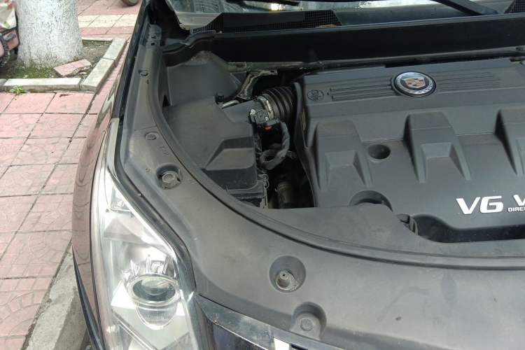 Used Cadillac SRX 2015 3.0L Elite Model Engine Bay Right