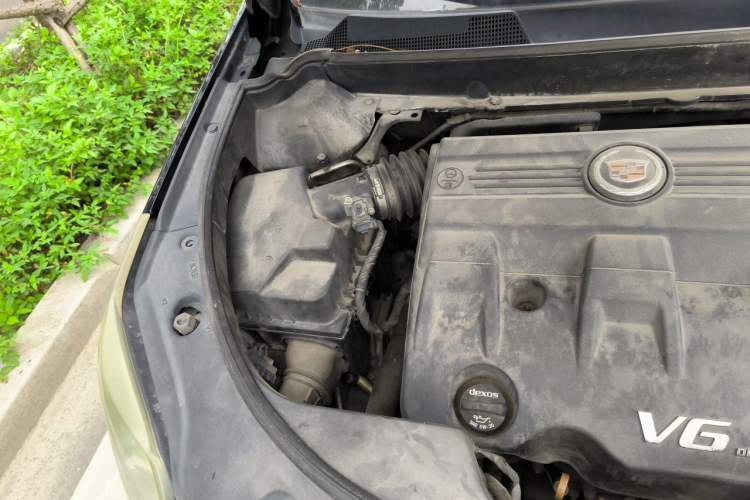 Used Cadillac SRX 2015 3.0L Elite Model Engine Bay Right