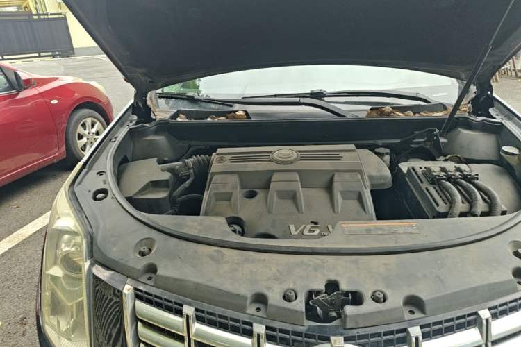 Used Cadillac SRX 2015 3.0L Elite Model Engine Bay Right