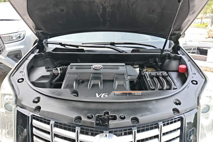 Used Cadillac SRX 2015 3.0L Elite Model Engine Bay