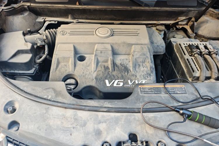 Used Cadillac SRX 2015 3.0L Comfort Version Engine Bay