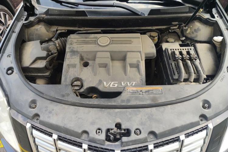 Used Cadillac SRX 2015 3.0L Comfort Version Engine Bay