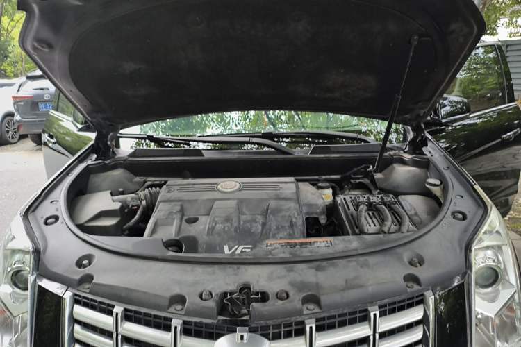 Used Cadillac SRX 2015 3.0L Elite Model Engine Bay