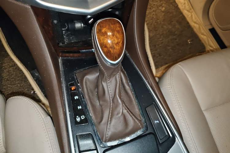 Used Cadillac SRX 2015 3.0L Elite Model Gear Lever