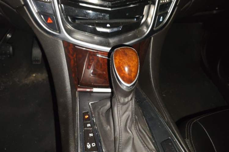 Used Cadillac SRX 2015 3.0L Elite Model Gear Lever