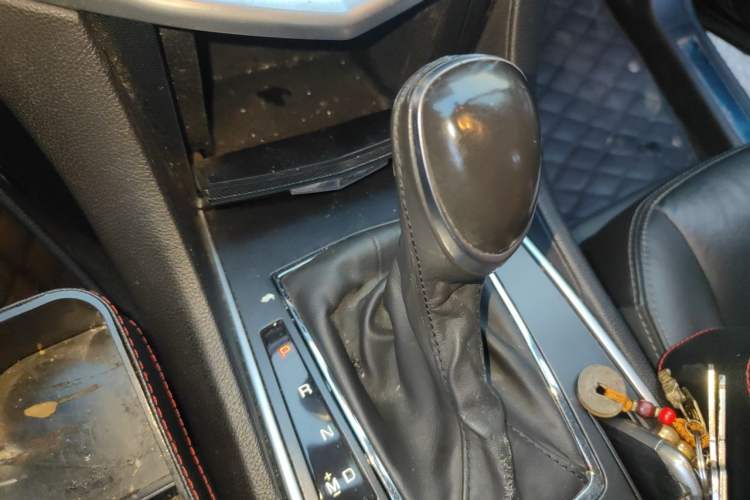 Used Cadillac SRX 2015 3.0L Comfort Version Gear Lever