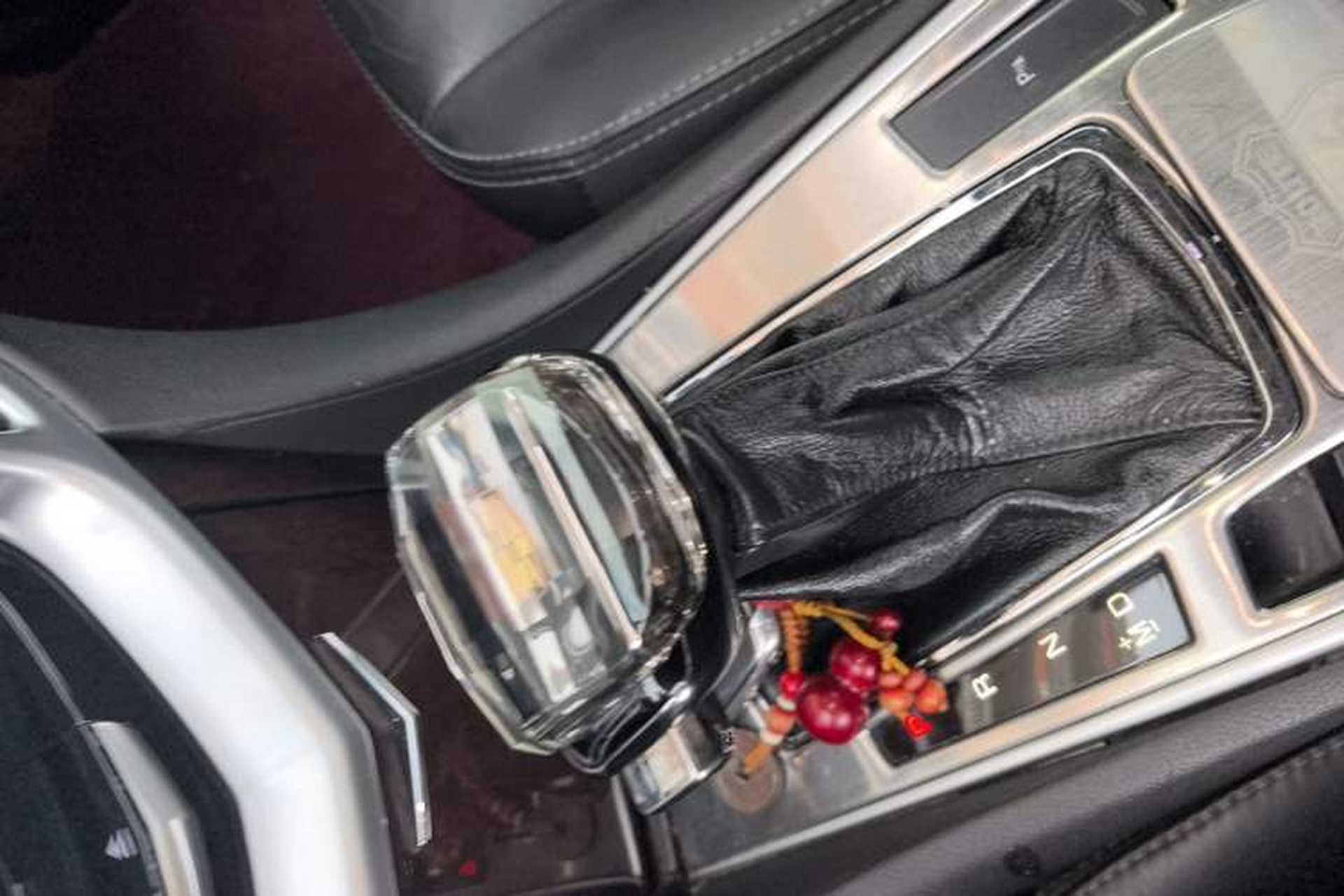 Used Cadillac SRX 2015 3.0L Elite Model Gear Lever